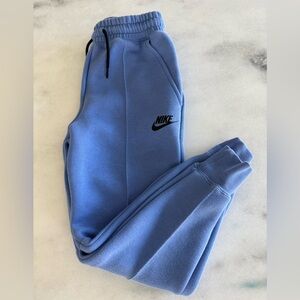 Nike Girls Sportswear Tech Fleece Joggers, size XS, excellent condition
